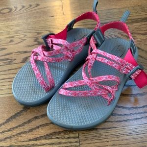 Girls chacos